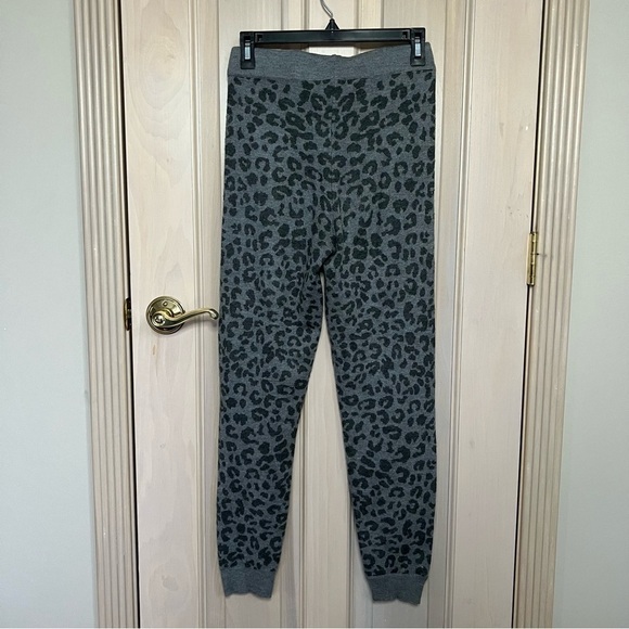 Heartloom Iris leopard animal cheetah print joggers sweatpants 9593 - Picture 5 of 12